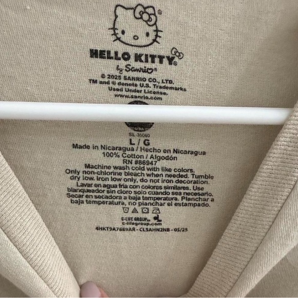 Hello Kitty oversized Beige Women’s T-Shirt - Picture 3 of 4